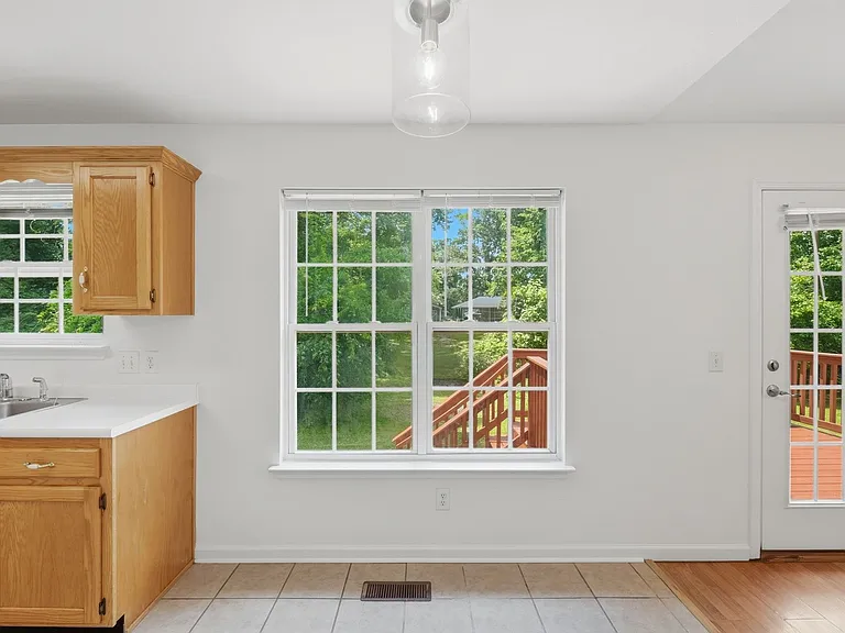 8506 Igou Gap Rd — Photo 7