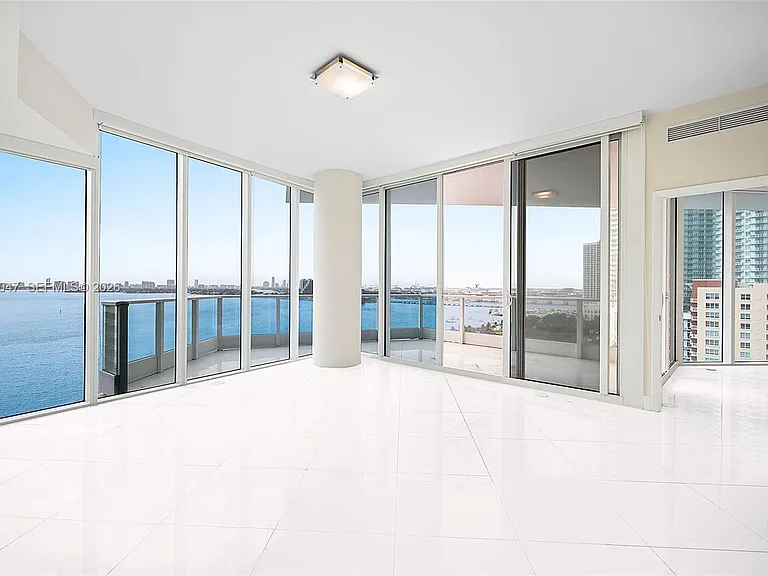 2020 N Bayshore Dr #1602 — Photo 10
