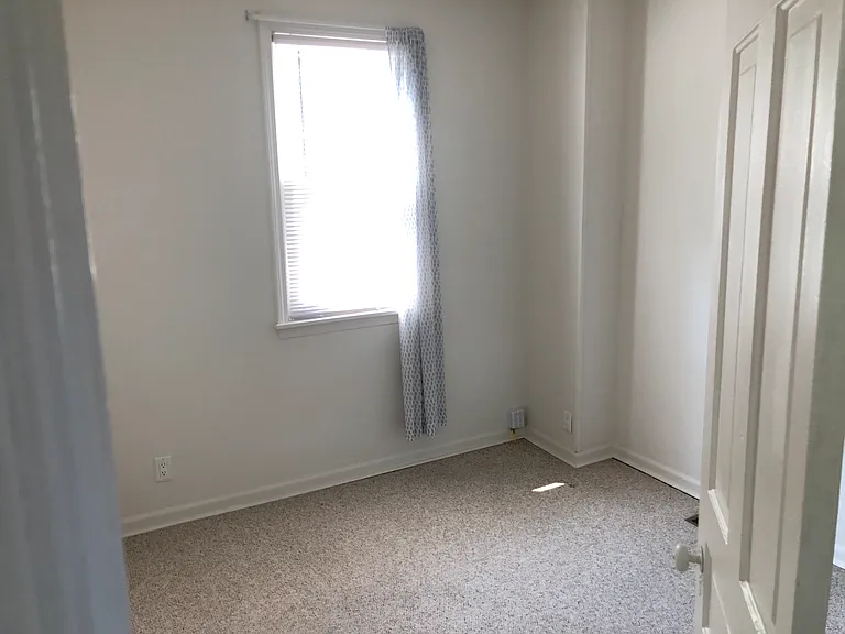 1300 Hutchins Ave — Photo 12