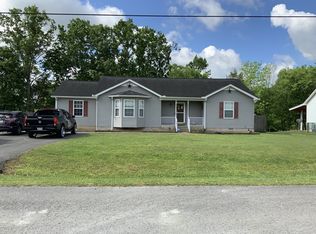 207 Edgeview Dr, Shelbyville, TN 37160