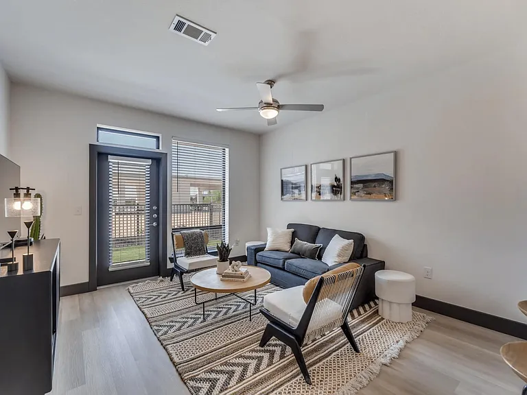 5540 Sofia Pl — Photo 10
