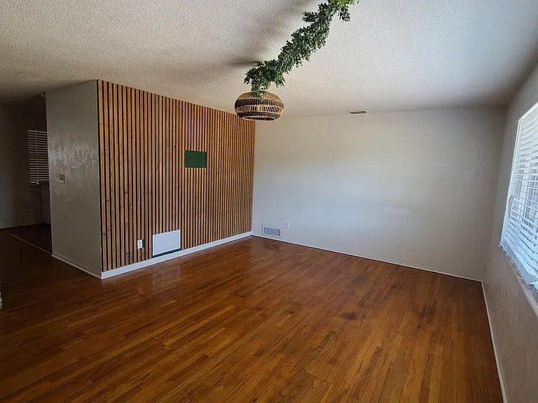 2222 Harvard Rd — Photo 6