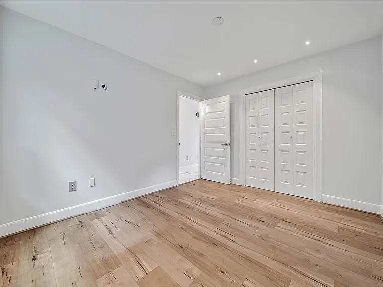 2206 Saxon Dr — Photo 36