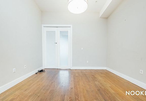 3rd image of 270 Jefferson St APT 2L