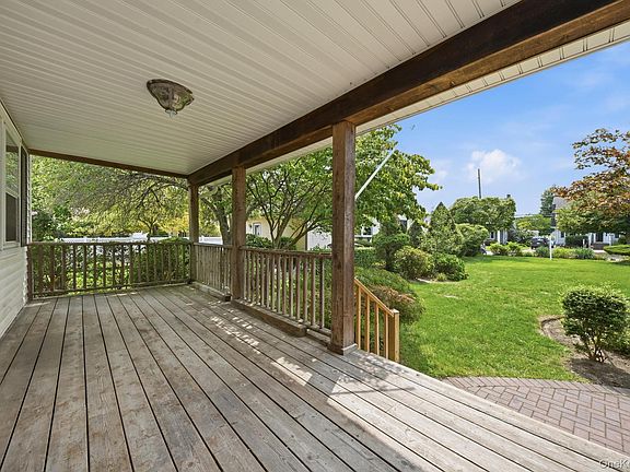 5th image of 496 Windsor Place