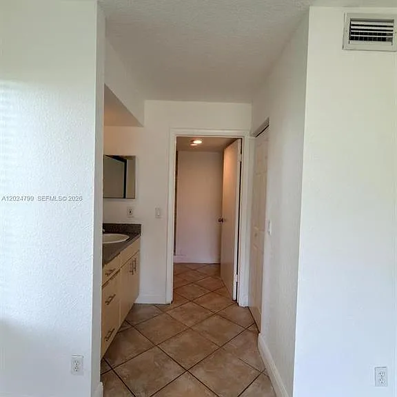 1025 Coral Club Dr — Photo 13
