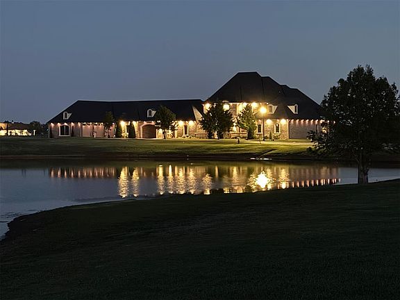 2nd image of 4446 Blackthorn Dr