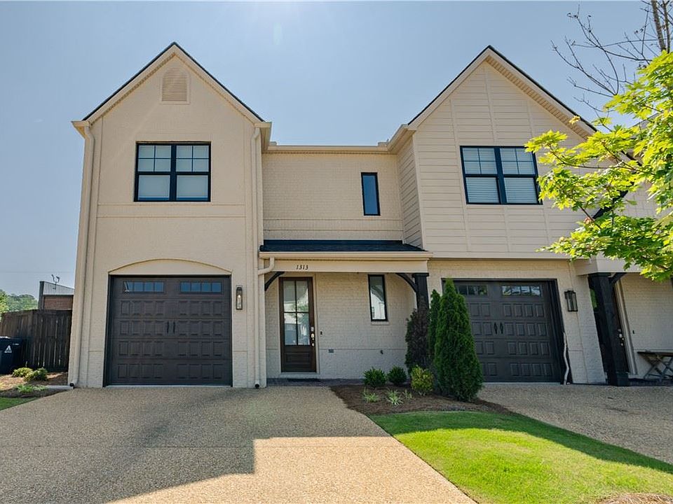 1st image of 1313 Parker Pl