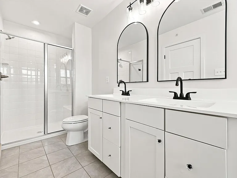 523 E Union St — Photo 16
