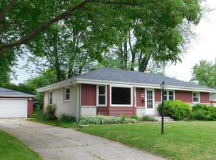 W144N8567 Macarthur Dr, Menomonee Falls, WI 53051