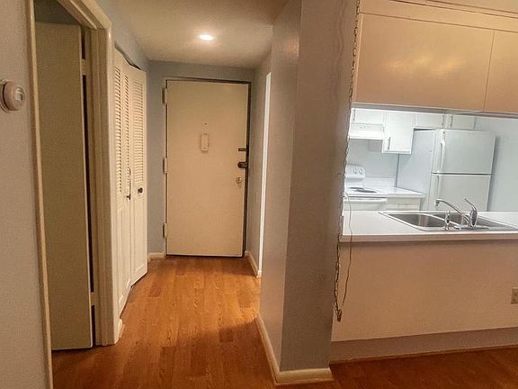 5th image of 3322 Chiswick Ct #61-1F