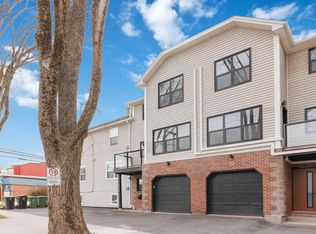 6266 Liverpool St, Halifax, NS B3L1X8