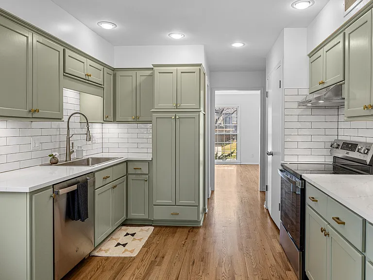 5916 W 89th Ter — Photo 10