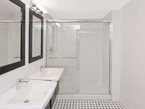 4th image of 44 Berry St APT 2G