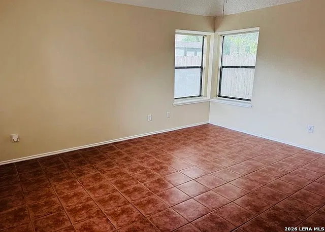 3 bed, 2.0 bath, 1385 sqft, $1,675 — Photo 4