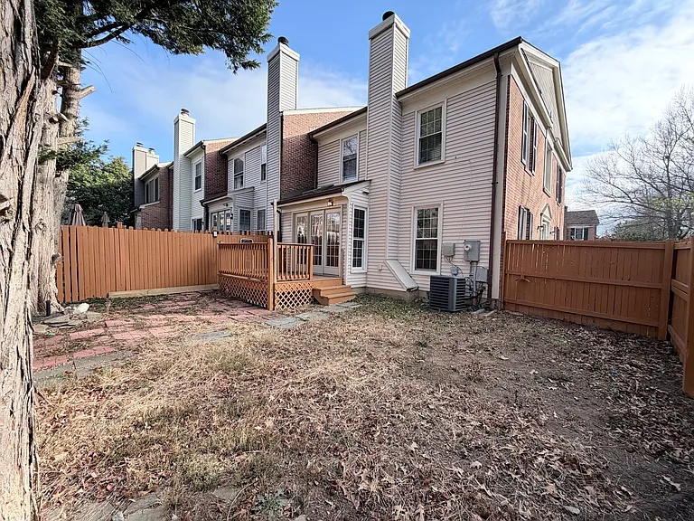 5900 Parenham Way — Photo 47