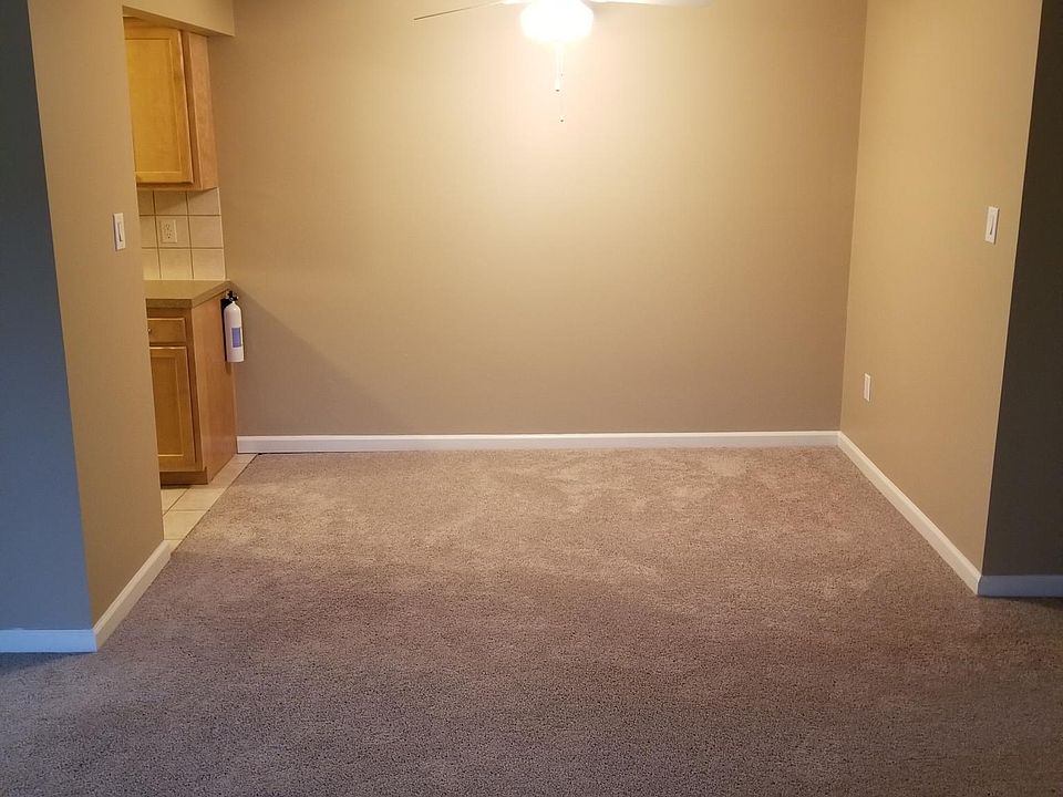 2nd image of 700 Sweinhart Rd APT B2