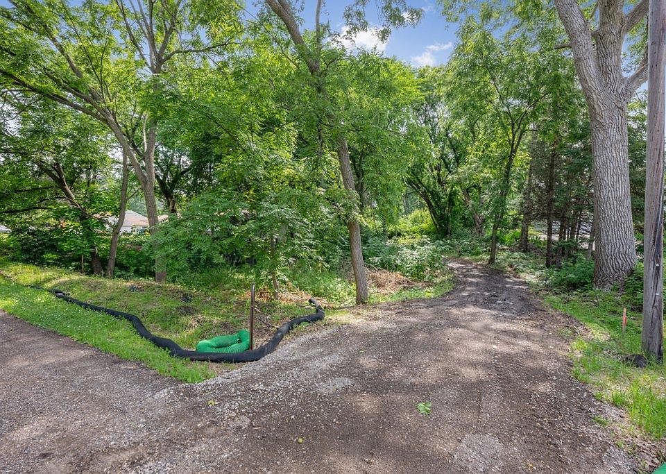 1st image of 1984 Prosperity Rd N