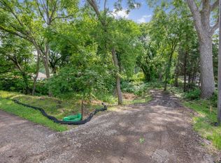 1984 Prosperity Rd N, Maplewood, MN 55109