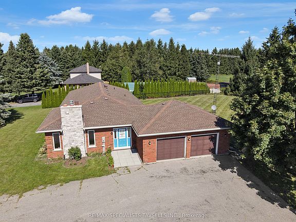 3rd image of 18161 Saint Andrews Rd