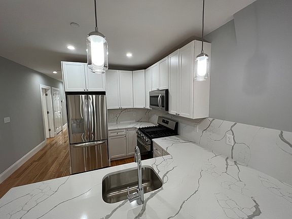 3rd image of 15 Harold St #3E