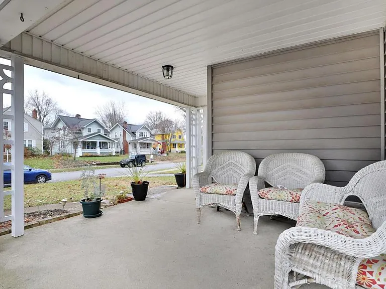 480 Brevoort Rd — Photo 3