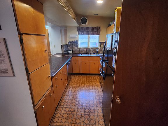 5th image of 1216 S Grand Ave