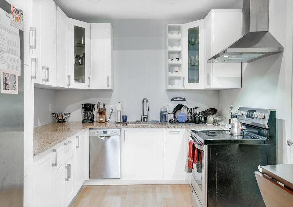 1st image of 2411 Buchanan St NE #1
