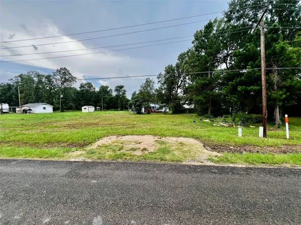 689 Indian Hill Blvd, Livingston, TX 77351