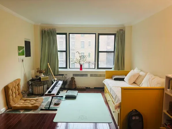 460 East 79th Street image 3 of 9