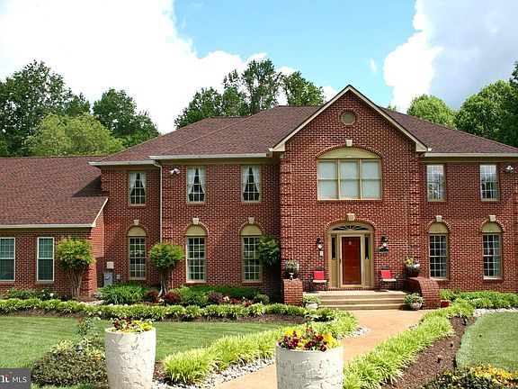 2nd image of 702 Avila Ct