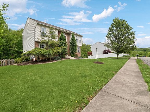 2nd image of 1022 King Edward Dr