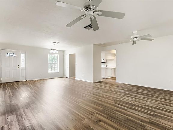 5th image of 1252 Garret Ave