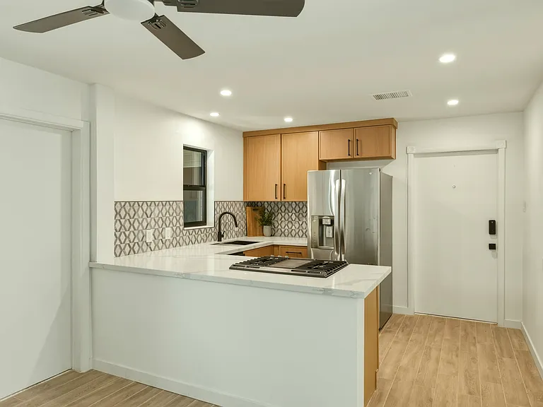1438 E Sheridan St — Photo 12
