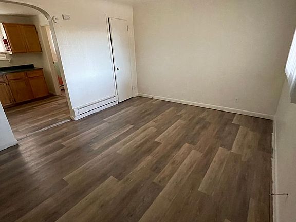 2nd image of 808 22nd St #28