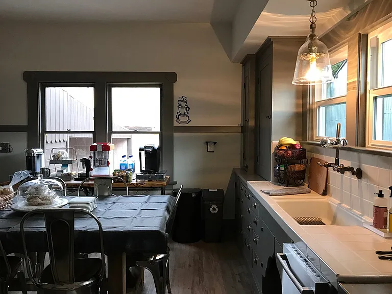 1072 S 9th St — Photo 10