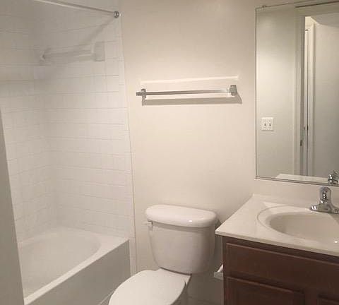4th image of 3510 Briarwood Dr Unit 31