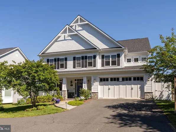 2998 Beechwood Ln, Falls Church, VA 22042