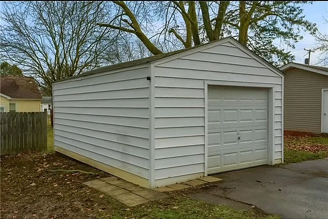 543 Wengler Ave — Photo 6