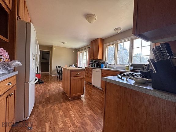 5th image of 111 Circle Dr