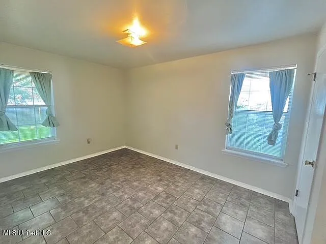 1710 James Buchanan Dr — Photo 13