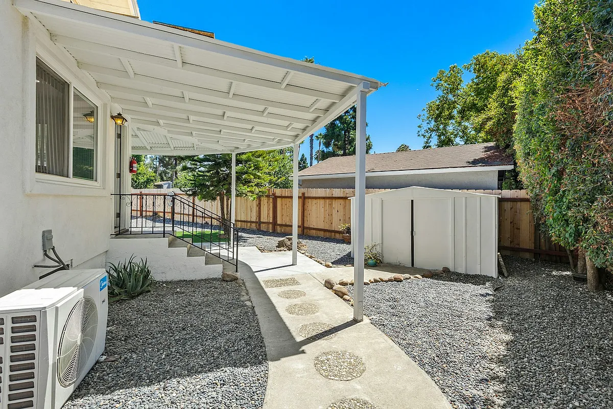 Building Photo - 5590 Shasta Ln #5590