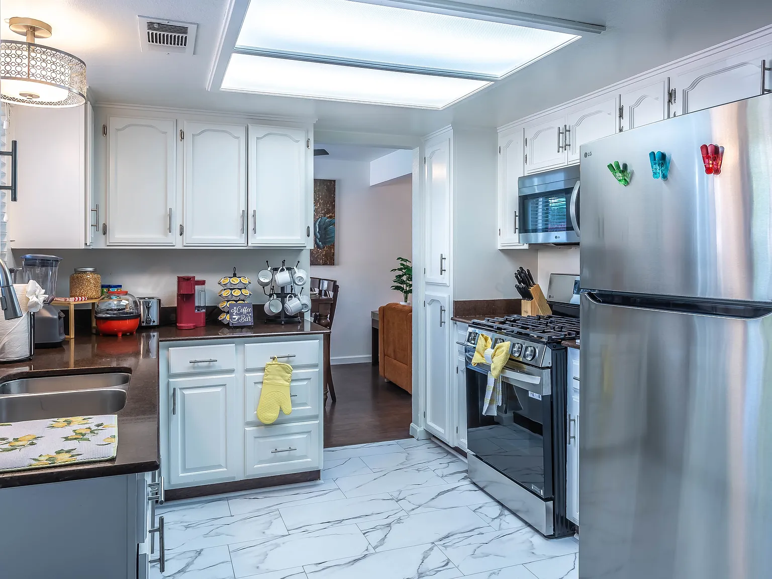 4 bed, 2.5 bath, 1578 sqft, $4,500 — Photo 3