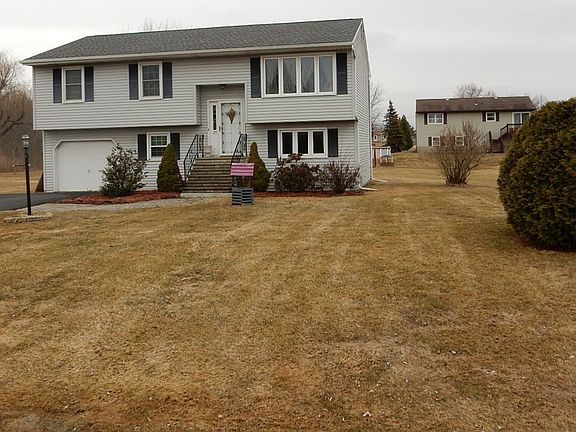 3rd image of 17 Timber Dr