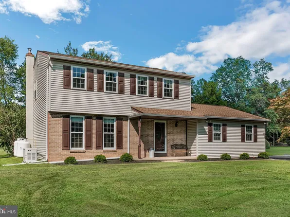 2078 Brentwood Dr, Hatfield, PA 19440