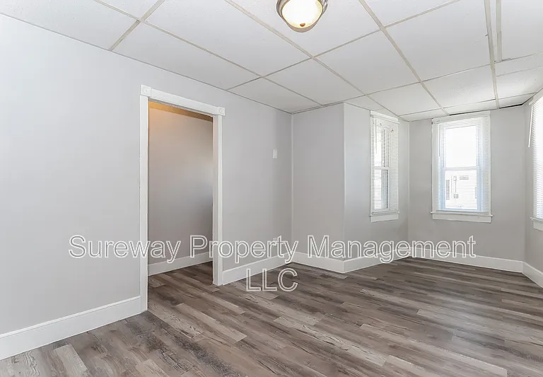 15 Marshall Ave — Photo 13