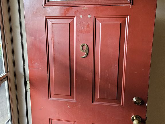 3rd image of 1233 Main St APT 9