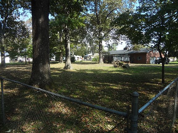 2nd image of 912 Hills Chapel Rd