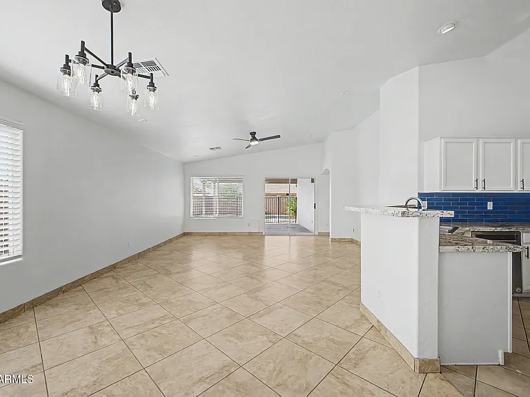 15337 W Poinsettia Dr — Photo 6