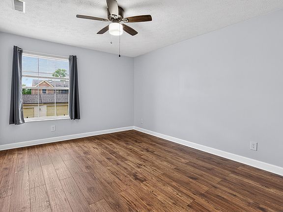 3rd image of 23 Highland Meadows Cir Suite 8